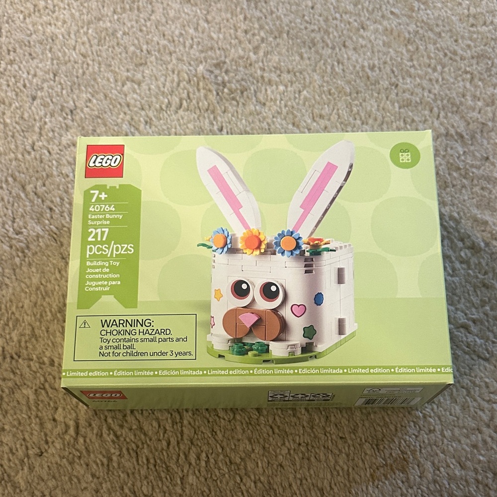 LEGO EASTER Bunny! with Flowers Building Kit